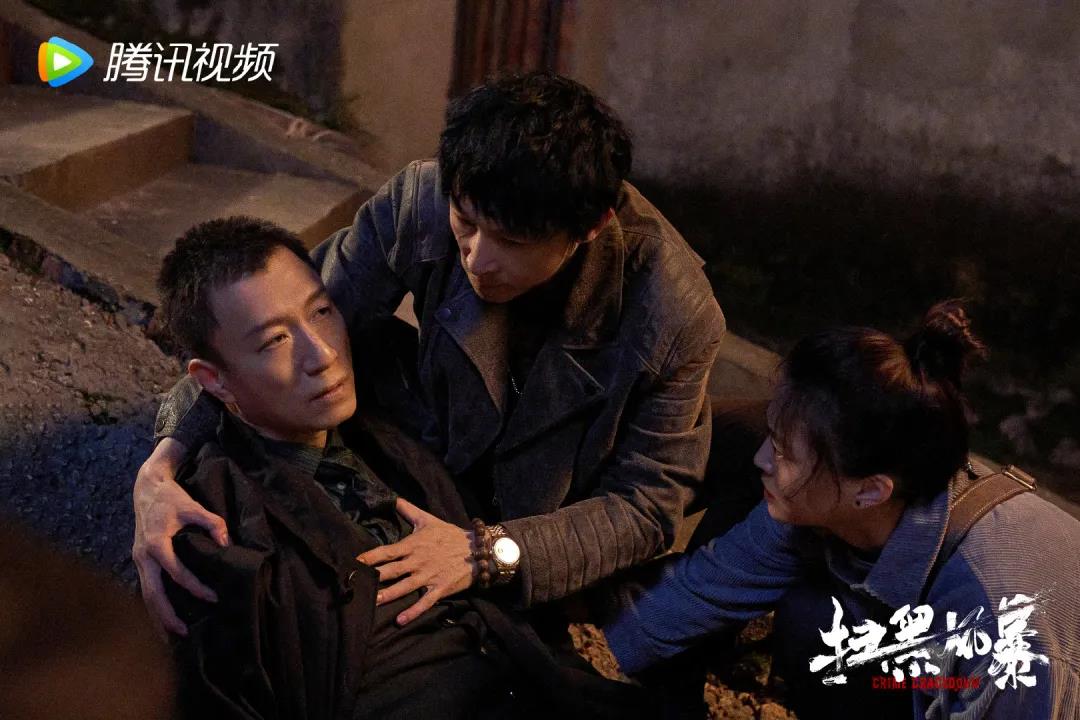 访谈 | 《扫黑风暴》登顶年度最热剧集，导演五百揭秘幕后创作