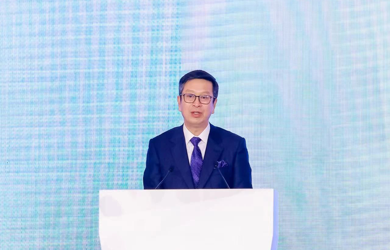 侯鸿亮：“迎接‘剧’变，变与不变”